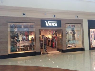 Plaza las 2025 americas vans store